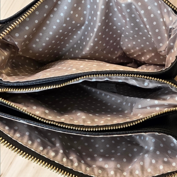 Soft Black Leather Five Compartment Go Anywhere Crossbody Bag by Isabelle--NWT - Picture 6 of 8